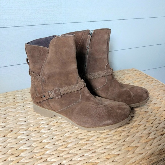 teva suede boots